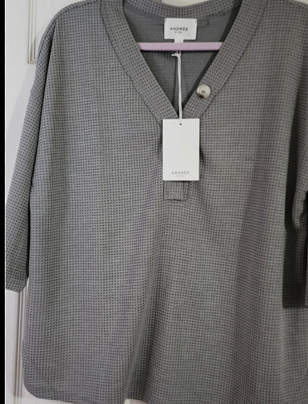 Andree by Unit Waffle Knit 3/4 Sleeve Henley Top